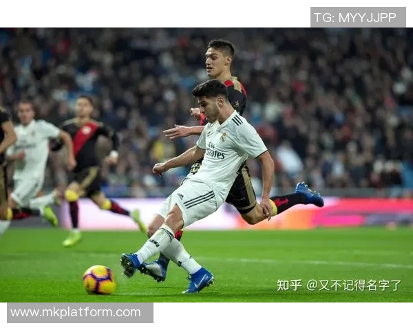 西甲盛宴：那不勒斯狂胜热刺五球精彩瞬间回顾与十大进球盘点