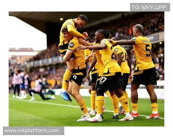 英超激战：里昂6-2逆袭切尔西绝杀时刻引发全场狂欢解析战术细节